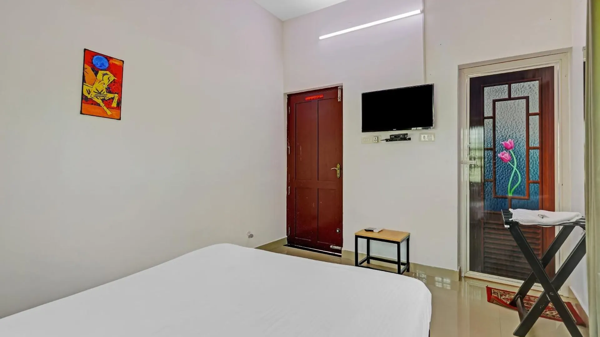 Hotel Super Capital O Pop Tavern Kazhakkottam Vettutura