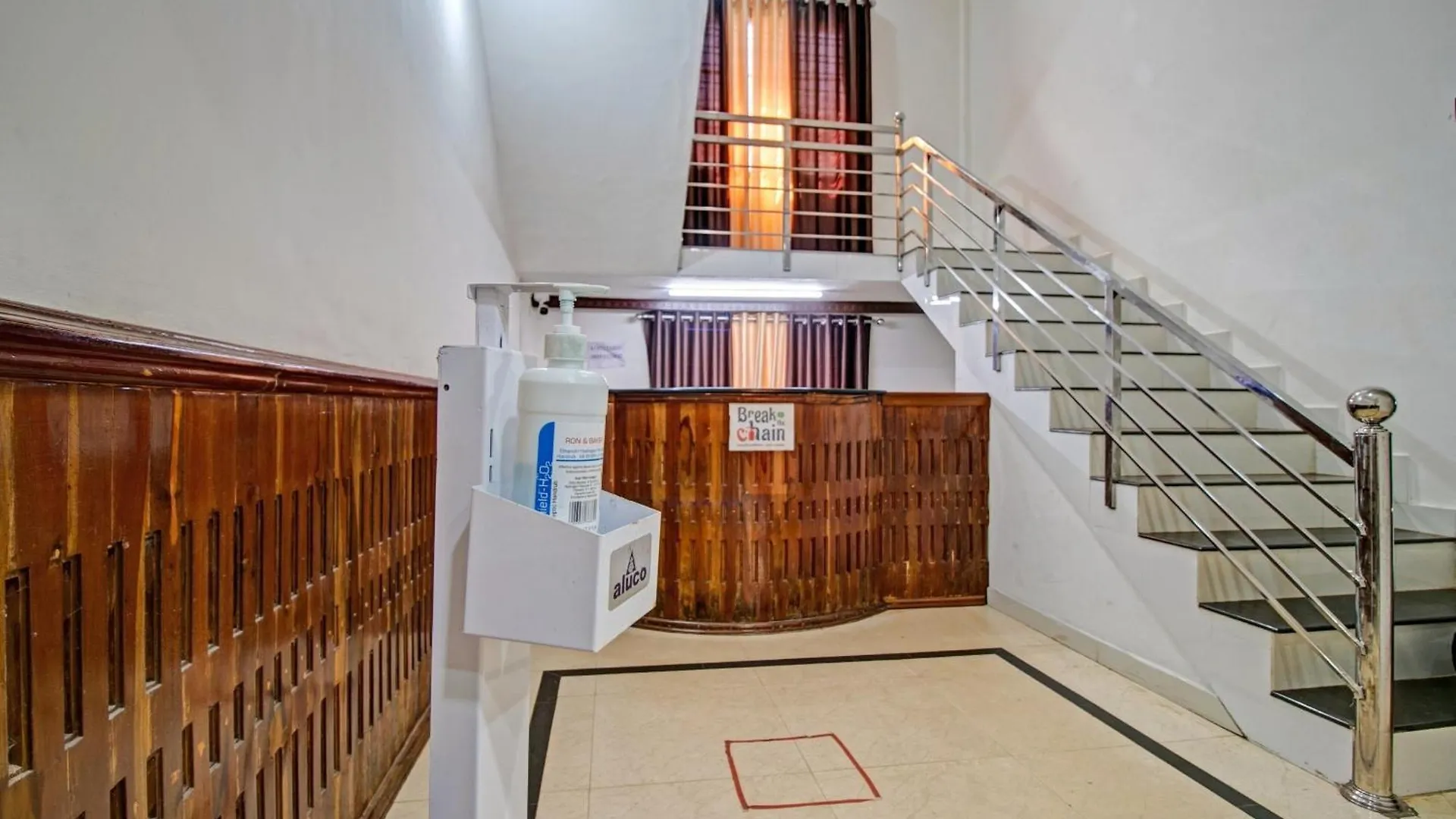 Hotel Super Capital O Pop Tavern Kazhakkottam Vettutura