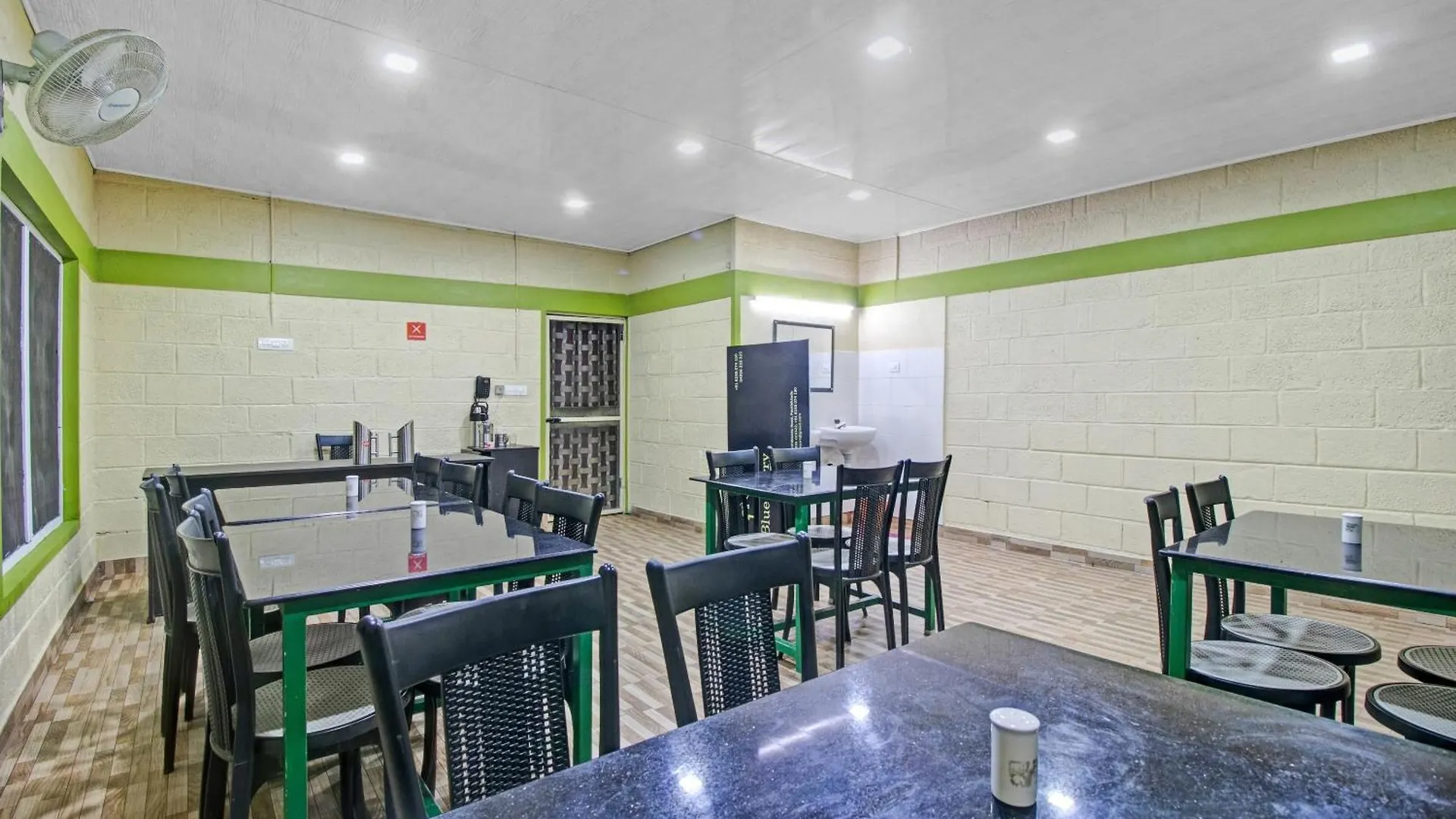 Super Capital O Pop Tavern Kazhakkottam Vettutura India